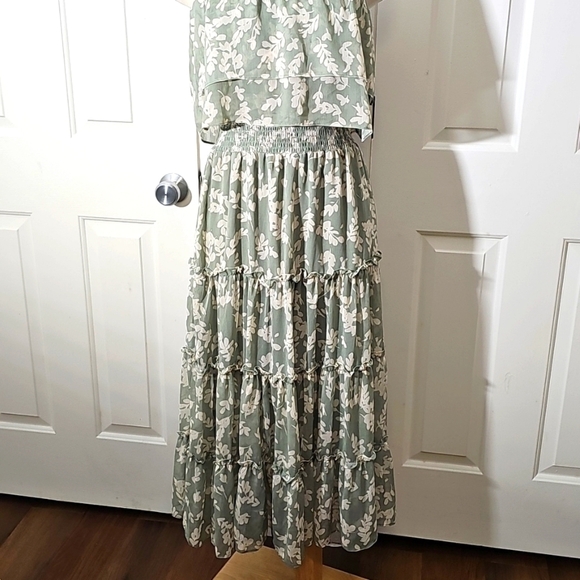 1. State Womens Strapless Dress. Grean and Cream . Large - Picture 1 of 9
